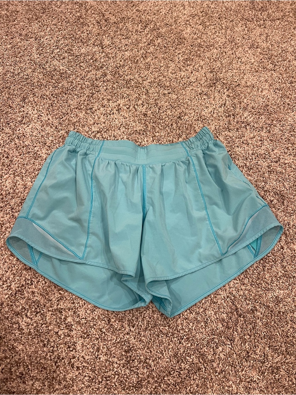 Lululemon Electric Turquoise Hotty Hot Low-Rise Lined Short 4" Size 8 - Picture 2 of 8